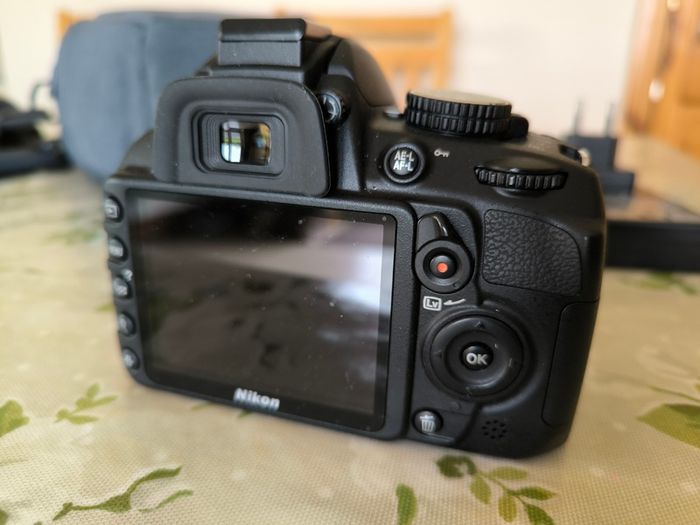 Nikon D3100 + Nikon 50mm f/1.8G AF-S Nikkor