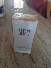 Alien perfume