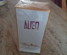 Alien perfume