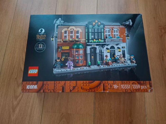 LEGO Icons 10351 Sherlock Holmes: Book Nook