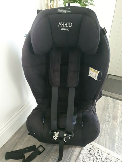 Axkid car seat