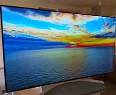 LG OLED55' 4K Smart TV - Includes Magic Remote
