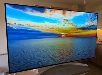 LG OLED55' 4K Smart TV - Includes Magic Remote