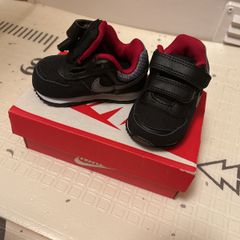 baby nike runners
