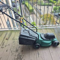 Electric lawn mower