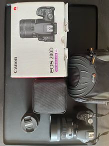 CANNON 200D two lenses