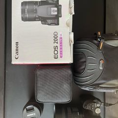 CANNON 200D two lenses
