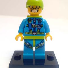 Lego CMF COL10-06: Skydiver (2011) 100% Complete