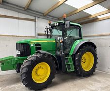 John Deere 6830