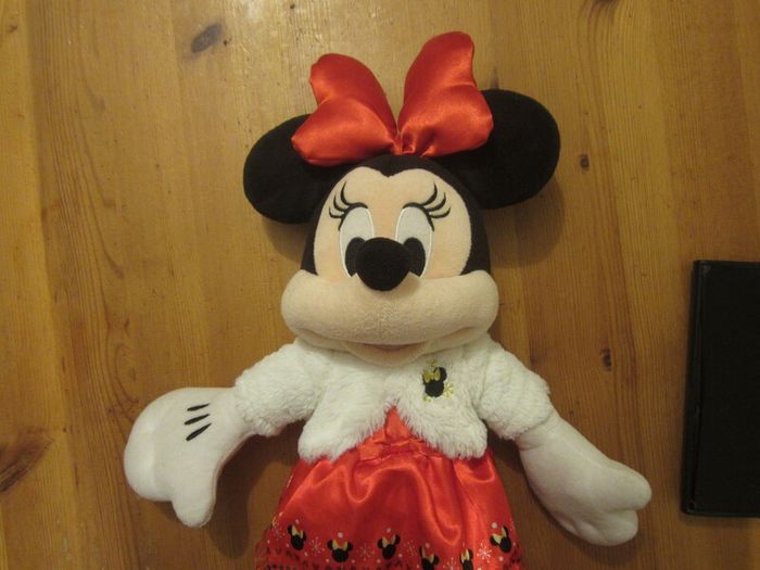 minnie mouse    18 inches tall