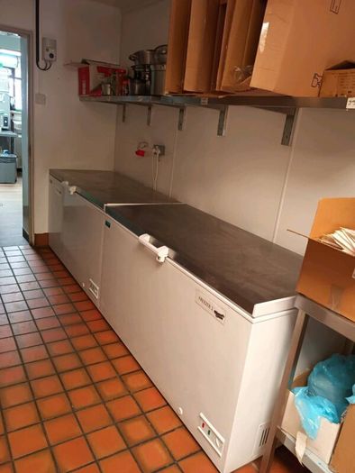 Pizza shop
