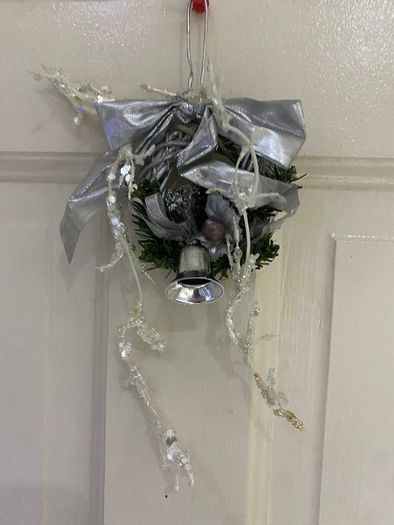 Silver Mini Christmas Wreath Decoration With Small Garland
