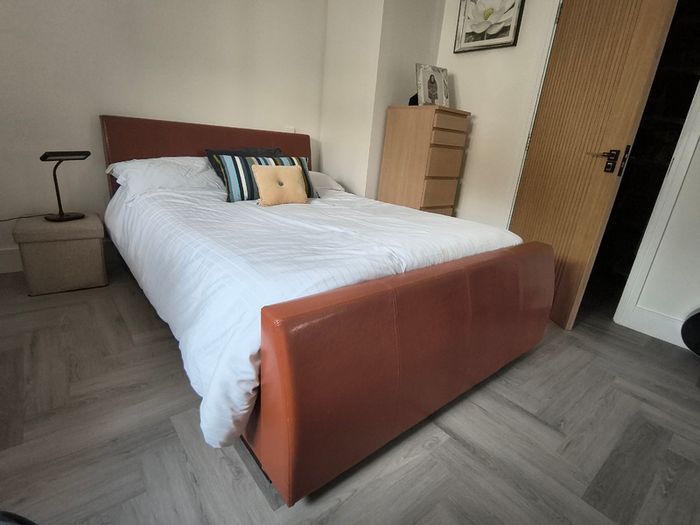 Beautiful Std 4ft 6 " Bed