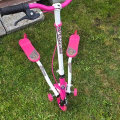 Girls flicker scooter