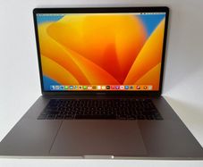 Apple 15" Macbook Pro 2017 Touch Bar Intel i7 3.1GHz, 1TB SSD 16GB RAM