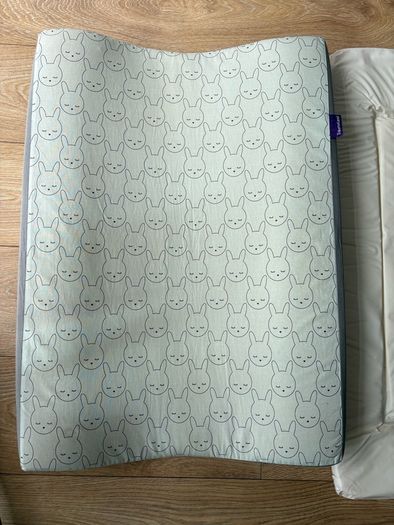 Baby bouncer & changing mat