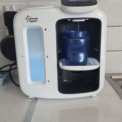 bottle maker