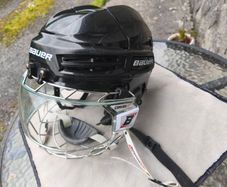 Bauer hockey helmet with combo visor senior small