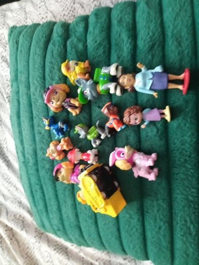 paw patrol figures