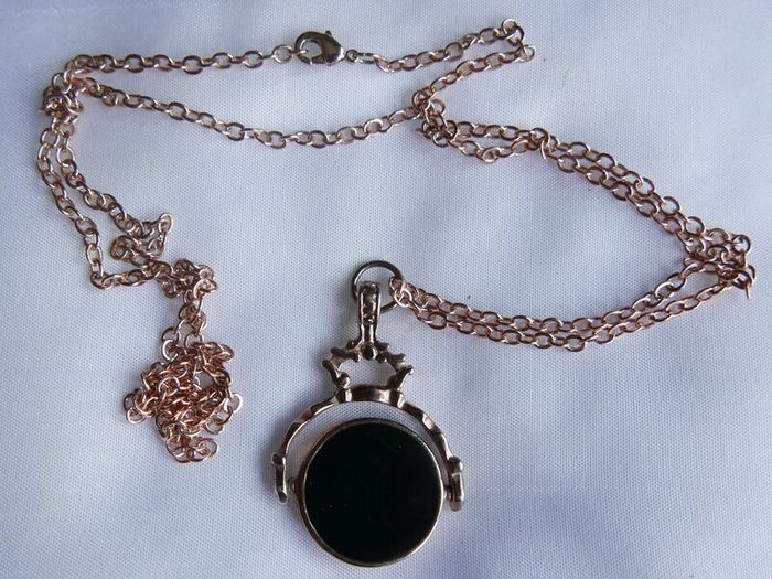 Vintage  Gold Plated Bloodstone & Carnelian Spinner Pendant and Chain