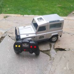 Retro Landrover 4x4 Radio Defender