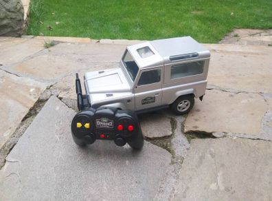 Retro Landrover 4x4 Radio Defender