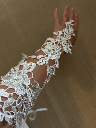 Wedding crochet gloves