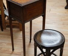Elegant Small Antique Hepplewhite-style Work Table