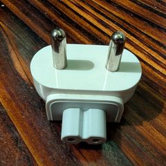 genuine apple India Dickhead adapter ( type D plug )