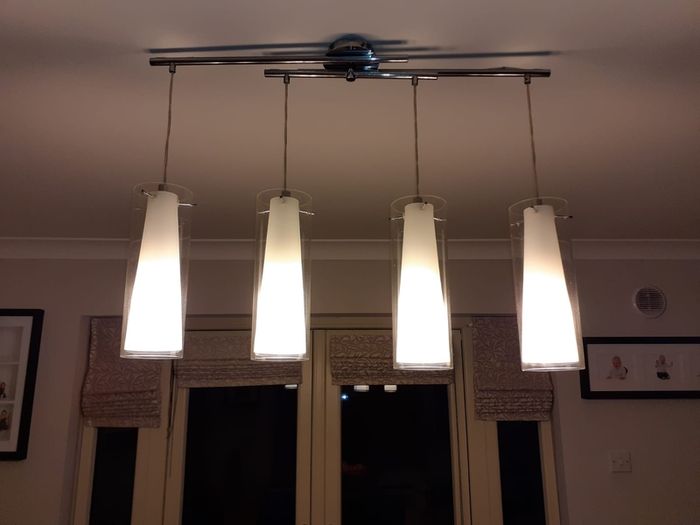 Ceiling pendant light