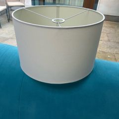 lamp shade while, excellent conditions
