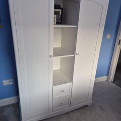 white wardrobe