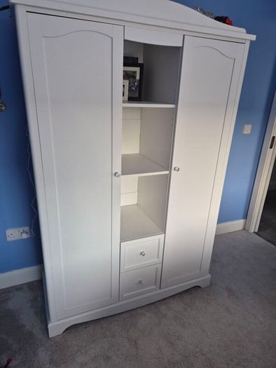 white wardrobe