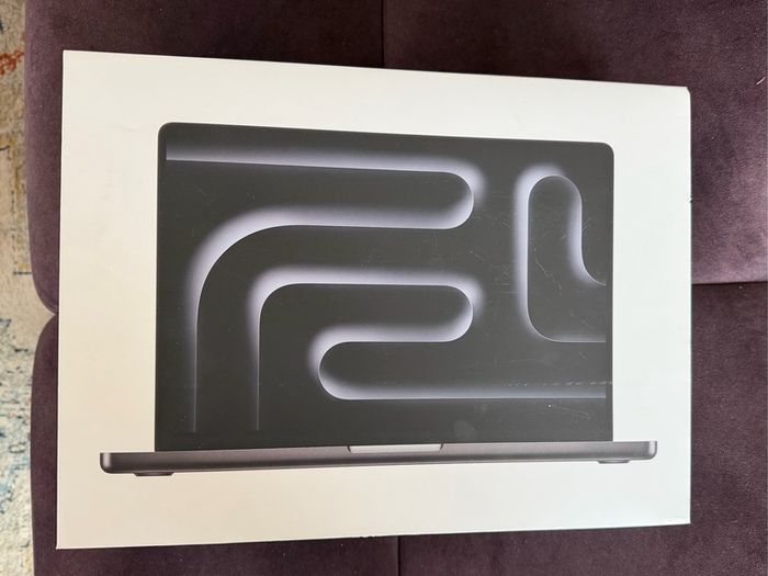 MacBook Pro 14-inch 24/512GB (M4 Pro 2025 IRISH STOCK) 1 year Apple Warranty remaining
