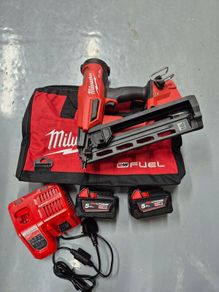 Milwaukee M18FN16GA Fuel 16 Gauge 2nd Fix Nail Gun Kit