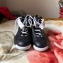 Clean Nike shoes excellent and new condition UK 6.5 Image 2