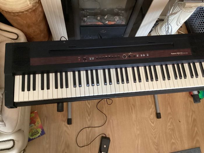 Roland Digital keyboard Piano (76 weight keys) in good condition