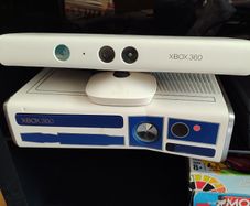 xbox 360 + kinnect + 2 controllers + games