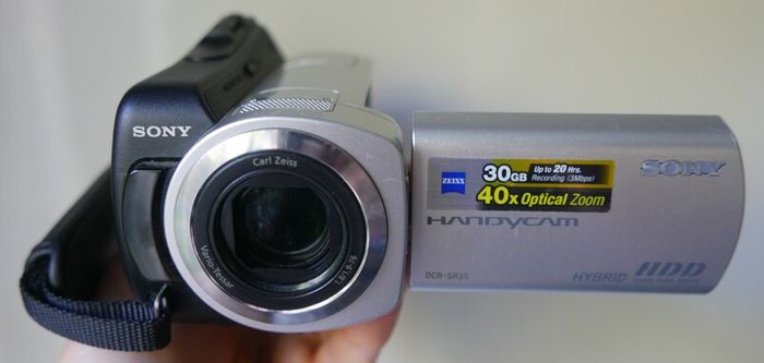 Sony Handycam DCR-SR35E 30GB HDD Camcorder, Y2K Digicam, Retro Video Camera, Carl Zeiss 40x Zoom, Vintage Digital Handycam