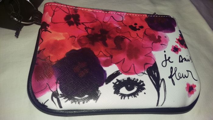 Brand New Izak Ladies Purse in Presentation Box
