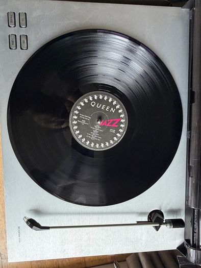 Bang Olufsen Beogram 1700 turntable