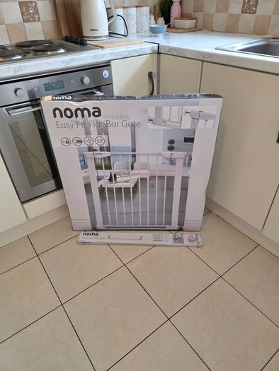 Noma Flat Step Stair Gate x 2 with Extensions