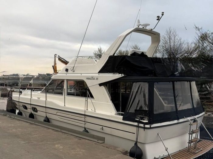 Princess 35