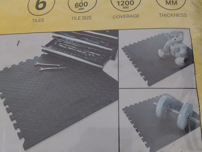 interlocking floor mats