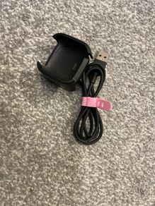 Fitbit versa 2 charger