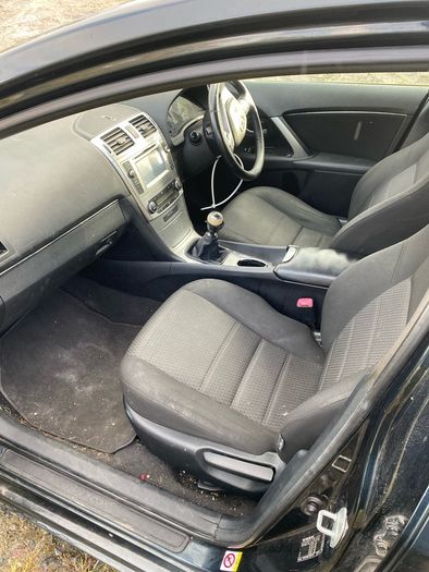 2014 Toyota Avensis Breaking