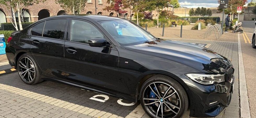 2020 BMW 330e M Sport | Black | 87,000km
