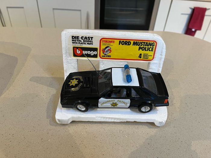 Ford Mustang Police 1/24 Burago