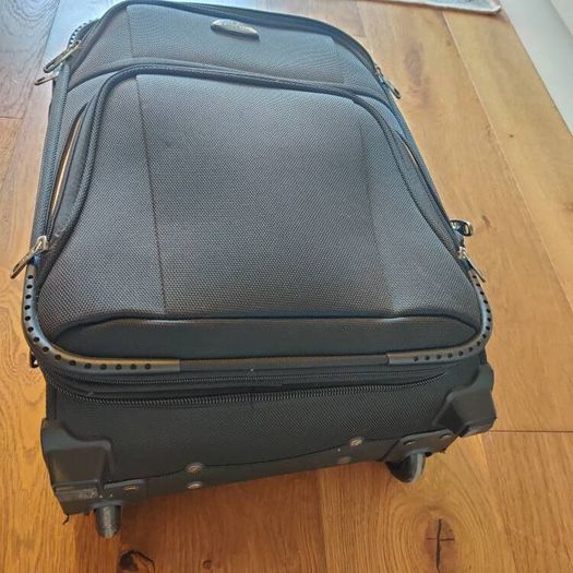 Samsonite Black 2-Wheel Cabin Suitcase Rose Gold Lining