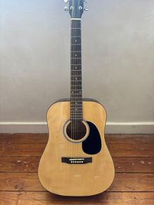 guitar Squier SA-150